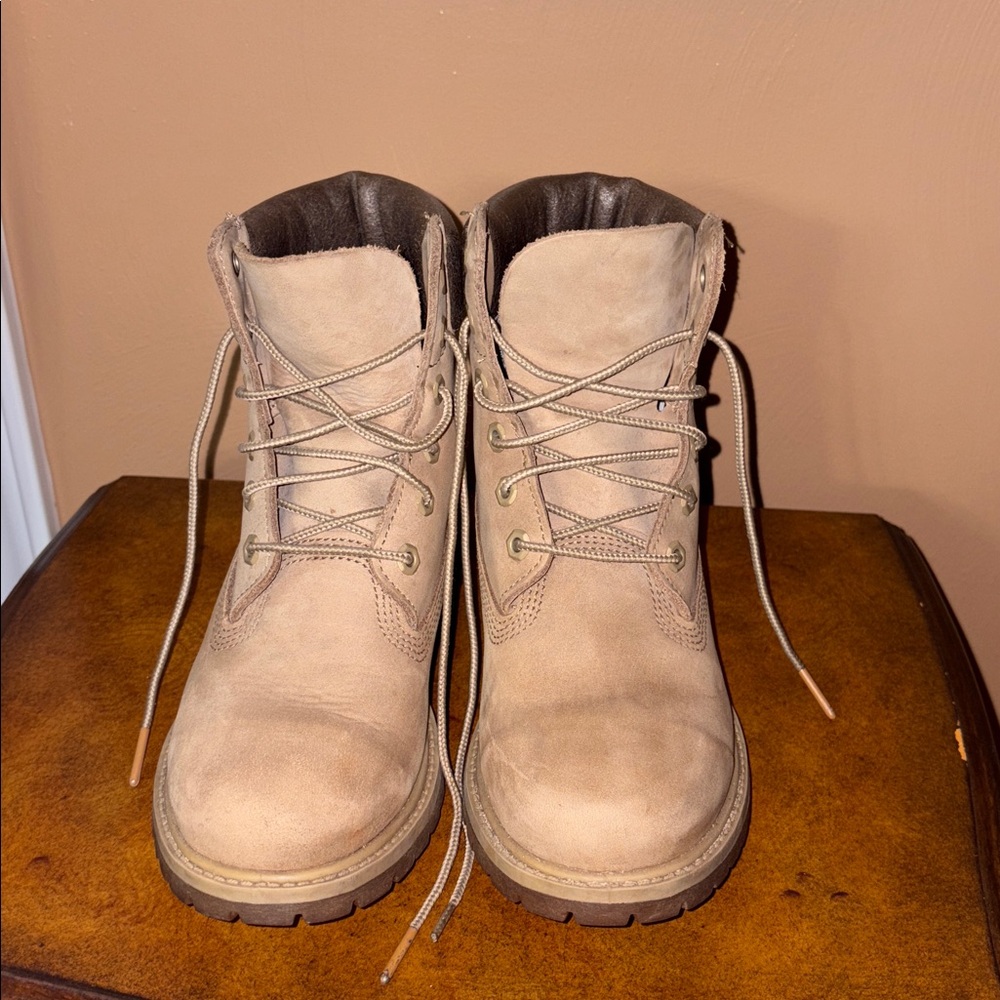 Timberland Women's Lace Up Boots - Tan